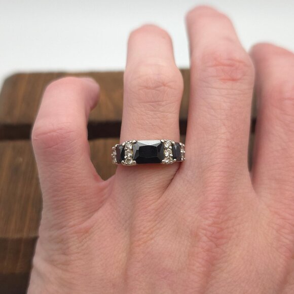 Size 6 Sterling Silver Black And Clear Cubic Zirconia Band Ring A203 - Picture 1 of 8